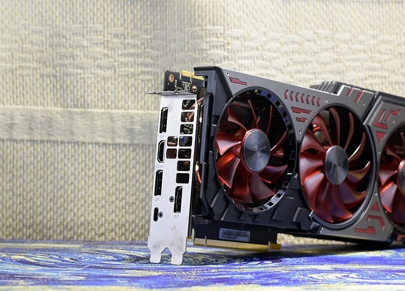 影驰RTX 2070 Super Gamer OC 小姐姐直说好 还要给男朋友买一块