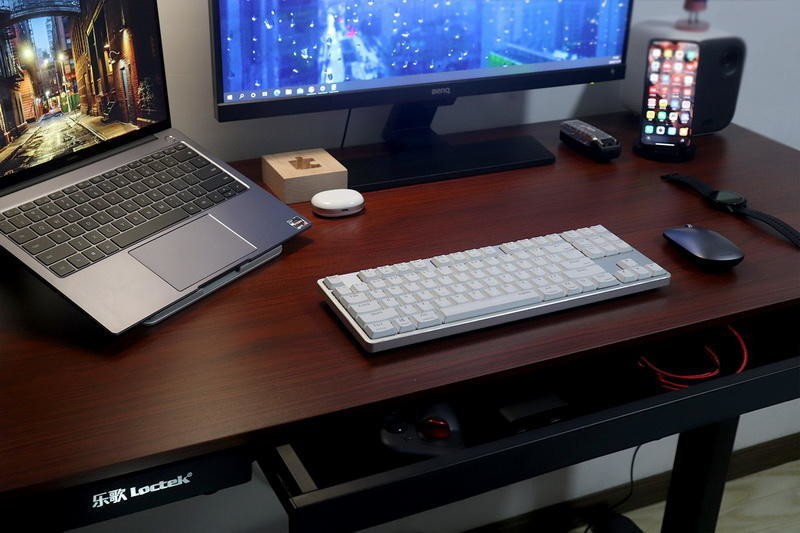 是时候换掉你的旧书桌了！乐歌E5M电动升降桌，坐立换姿不疲劳