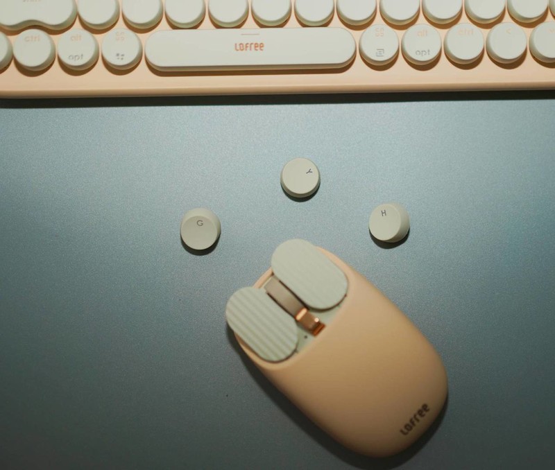 送上洛斐无线蓝牙键盘鼠标套装，追上女神