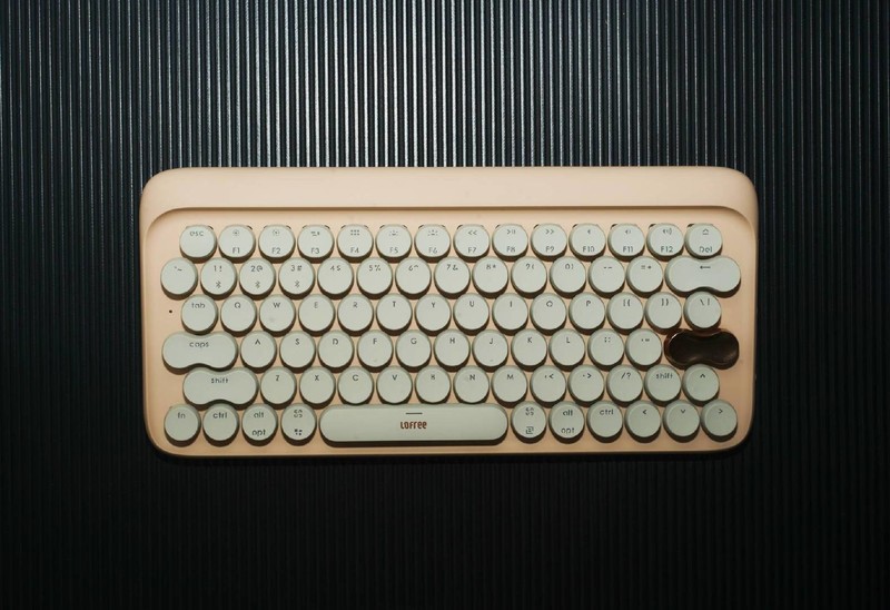 送上洛斐无线蓝牙键盘鼠标套装，追上女神