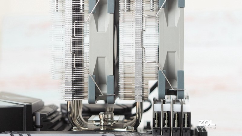 体验AGHP热管新工艺，体积变小了，但更强了—利民PA 120 绝双刺客 风冷简测