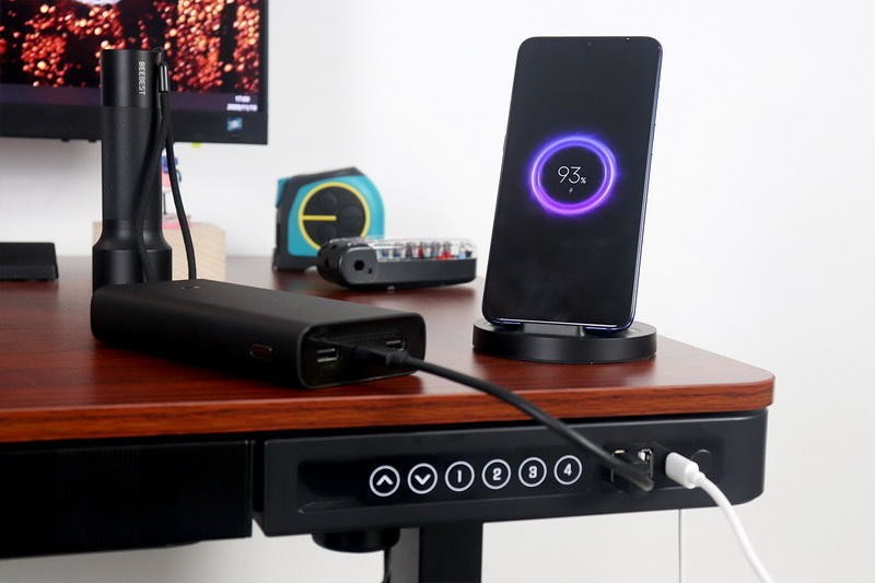 是时候换掉你的旧书桌了！乐歌E5M电动升降桌，坐立换姿不疲劳