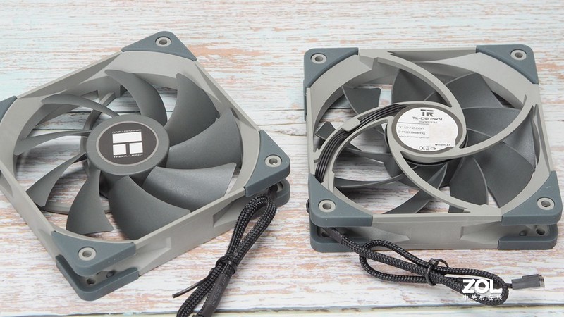 体验AGHP热管新工艺，体积变小了，但更强了—利民PA 120 绝双刺客 风冷简测