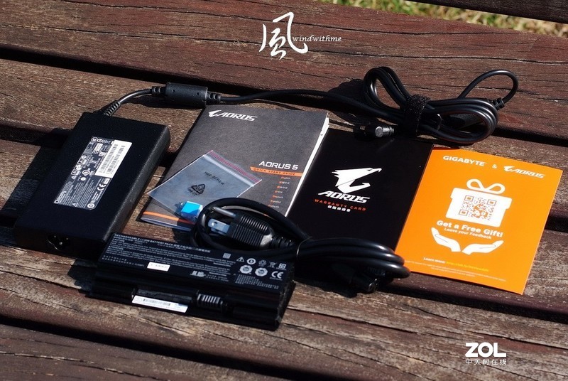 AORUS 5强调内在与可换电池之平价电竞笔电开箱解析