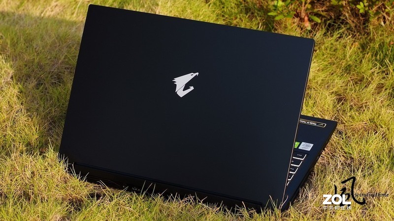 AORUS 5强调内在与可换电池之平价电竞笔电开箱解析