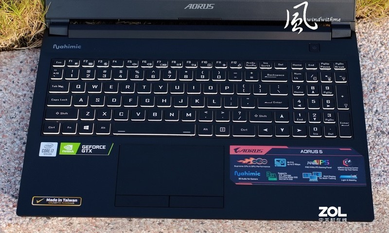 AORUS 5强调内在与可换电池之平价电竞笔电开箱解析