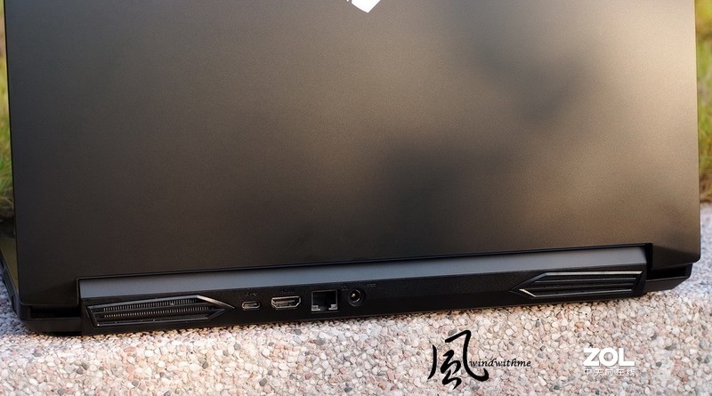 AORUS 5强调内在与可换电池之平价电竞笔电开箱解析