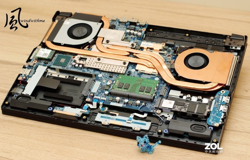 AORUS 5强调内在与可换电池之平价电竞笔电开箱解析