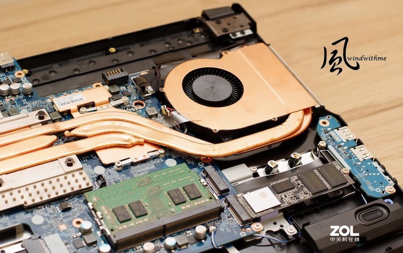 AORUS 5强调内在与可换电池之平价电竞笔电开箱解析