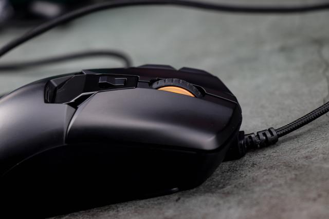 明明很好看，非要拼实力。上手雷柏V330红外电竞鼠标