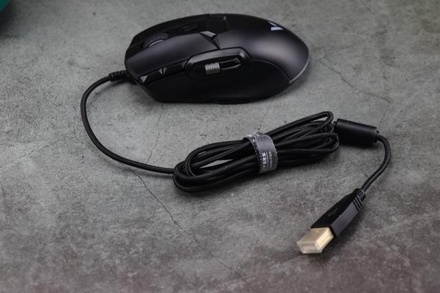 明明很好看，非要拼实力。上手雷柏V330红外电竞鼠标