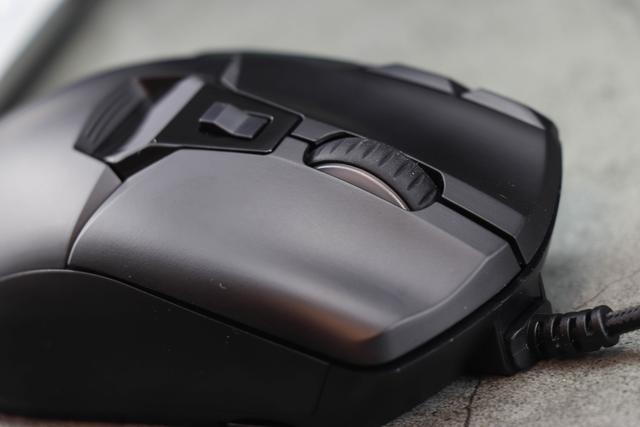 明明很好看，非要拼实力。上手雷柏V330红外电竞鼠标