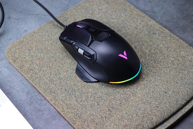 明明很好看，非要拼实力。上手雷柏V330红外电竞鼠标