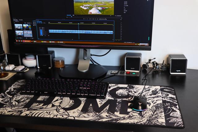 明明很好看，非要拼实力。上手雷柏V330红外电竞鼠标