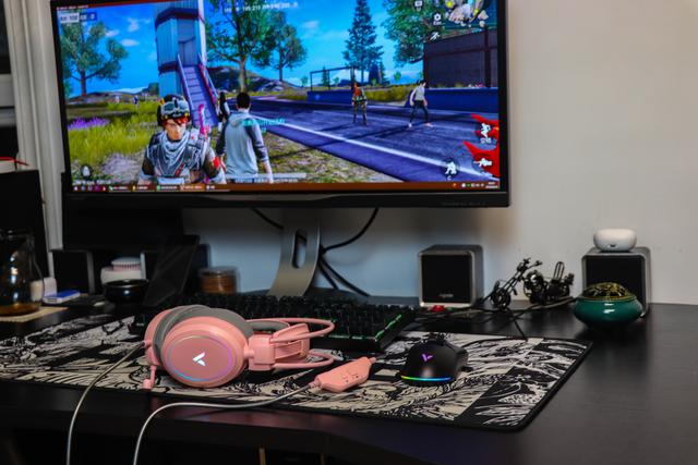 明明很好看，非要拼实力。上手雷柏V330红外电竞鼠标