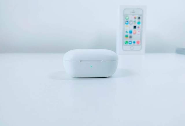 青年良品性价绝杀，魅蓝Blus主动降噪耳机评测：3年半憋的大招