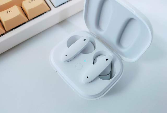 青年良品性价绝杀，魅蓝Blus主动降噪耳机评测：3年半憋的大招