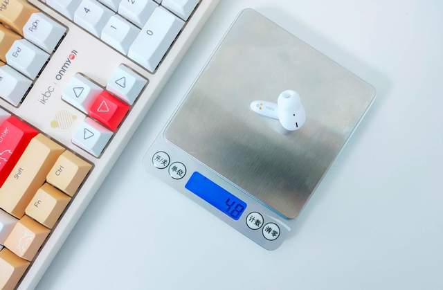 青年良品性价绝杀，魅蓝Blus主动降噪耳机评测：3年半憋的大招