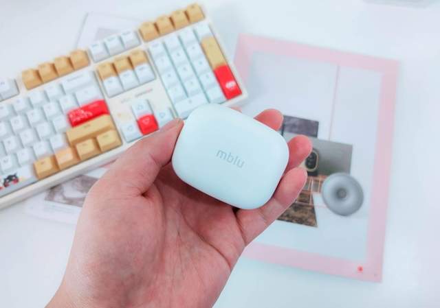 青年良品性价绝杀，魅蓝Blus主动降噪耳机评测：3年半憋的大招