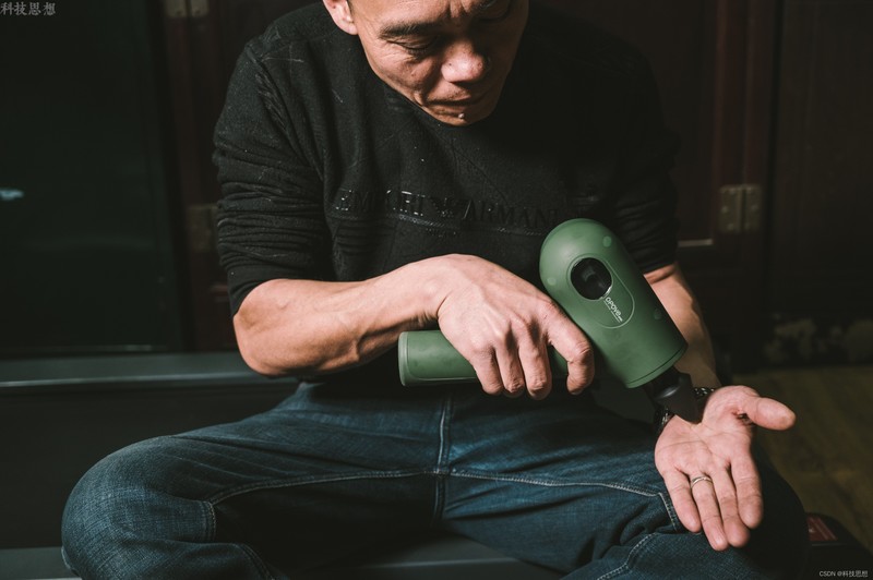 强劲推力配上刚猛转速，真是个运动护理好手，OPOVE APEX筋膜枪体验