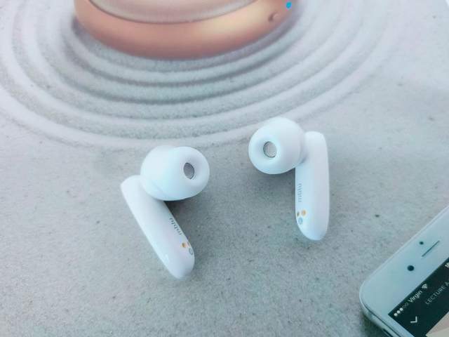 青年良品性价绝杀，魅蓝Blus主动降噪耳机评测：3年半憋的大招