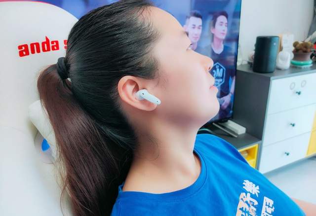 青年良品性价绝杀，魅蓝Blus主动降噪耳机评测：3年半憋的大招