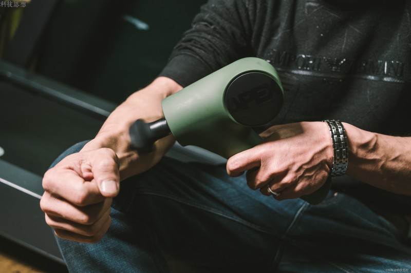 强劲推力配上刚猛转速，真是个运动护理好手，OPOVE APEX筋膜枪体验