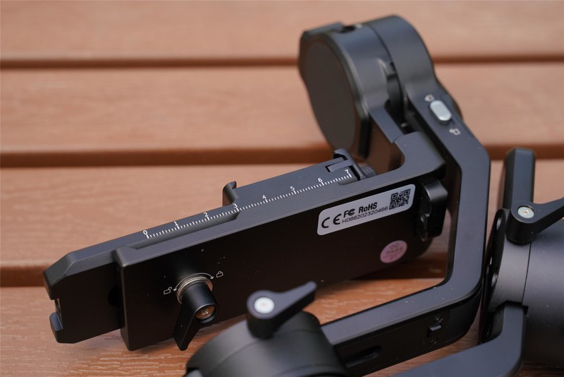 新手拍视频选对不选贵，飞宇AK2000C三轴微单稳定器评测