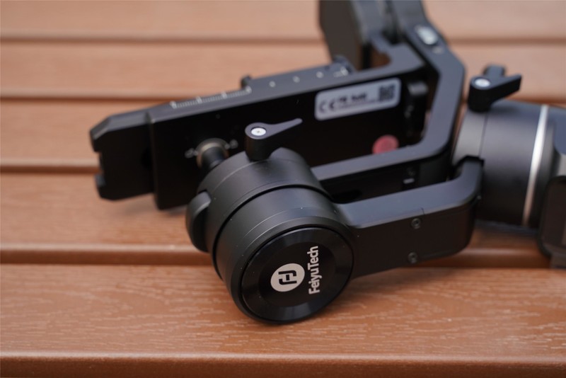 新手拍视频选对不选贵，飞宇AK2000C三轴微单稳定器评测