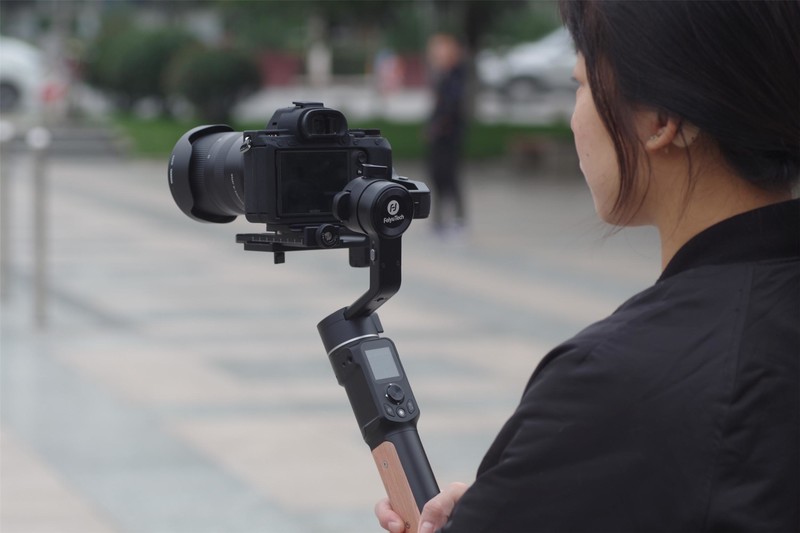 新手拍视频选对不选贵，飞宇AK2000C三轴微单稳定器评测