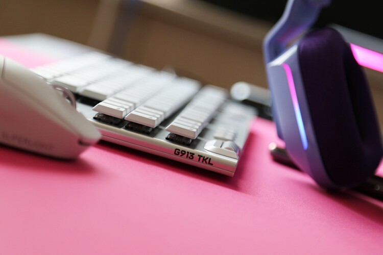 【梦想无线桌面】外设教皇：罗技PRO X superlight轻量化鼠标 G913tkl白色机械键盘