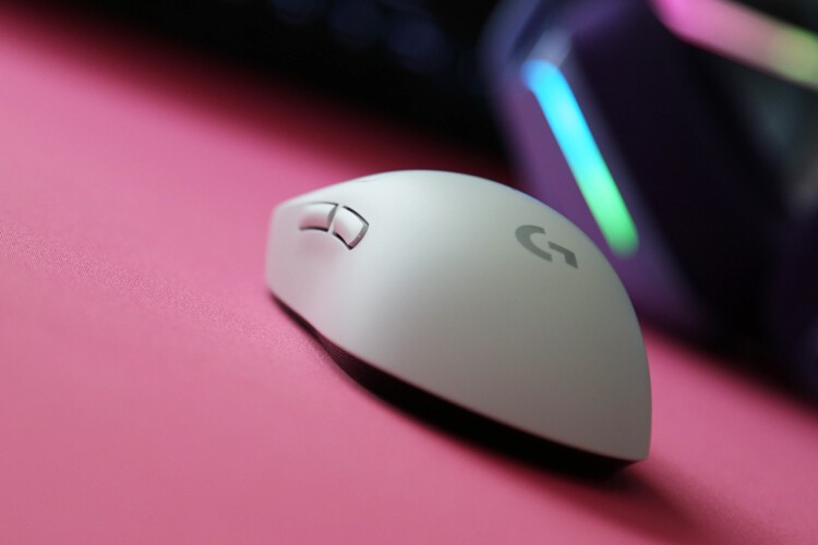 【梦想无线桌面】外设教皇：罗技PRO X superlight轻量化鼠标 G913tkl白色机械键盘