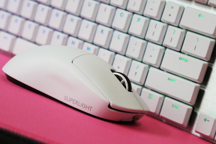 【梦想无线桌面】外设教皇：罗技PRO X superlight轻量化鼠标 G913tkl白色机械键盘
