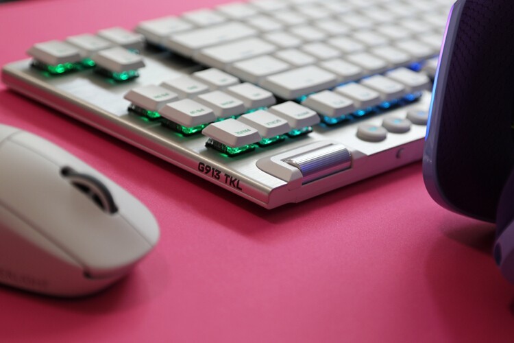 【梦想无线桌面】外设教皇：罗技PRO X superlight轻量化鼠标 G913tkl白色机械键盘