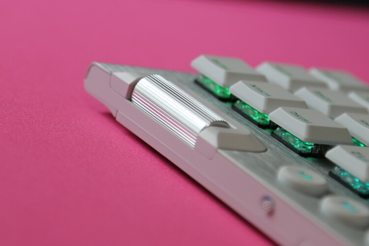 【梦想无线桌面】外设教皇：罗技PRO X superlight轻量化鼠标 G913tkl白色机械键盘