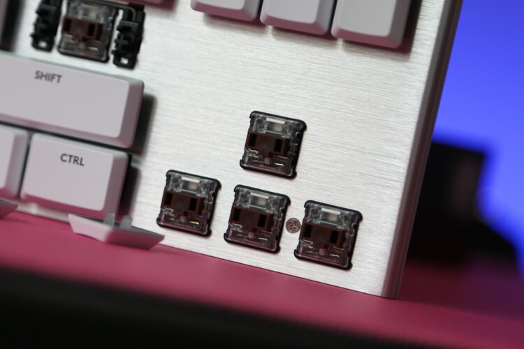 【梦想无线桌面】外设教皇：罗技PRO X superlight轻量化鼠标 G913tkl白色机械键盘