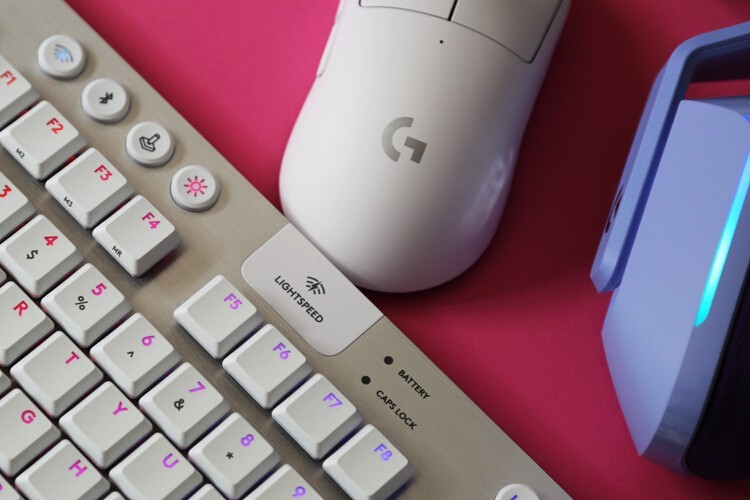 【梦想无线桌面】外设教皇：罗技PRO X superlight轻量化鼠标 G913tkl白色机械键盘