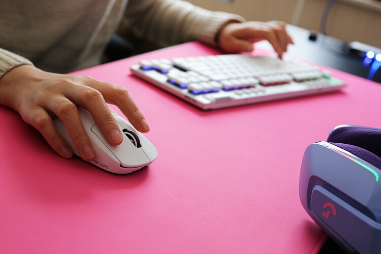 【梦想无线桌面】外设教皇：罗技PRO X superlight轻量化鼠标 G913tkl白色机械键盘