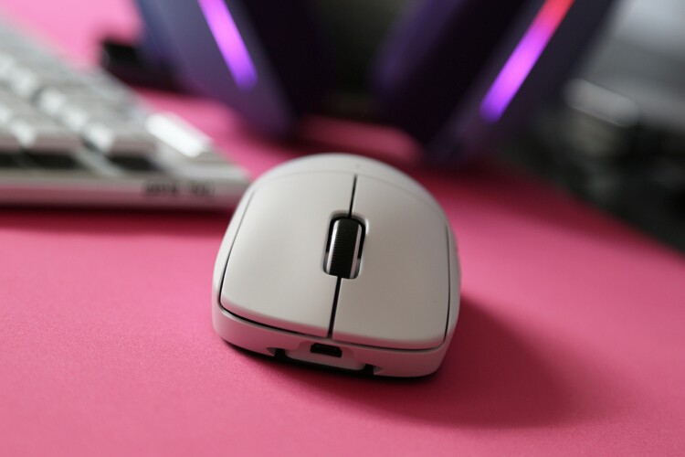 【梦想无线桌面】外设教皇：罗技PRO X superlight轻量化鼠标 G913tkl白色机械键盘