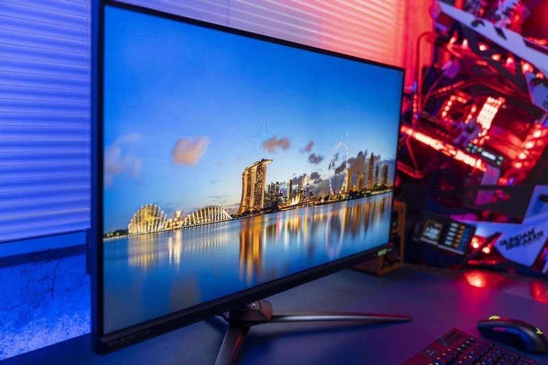 高刷新率更要4K的清晰 这台电竞显示器能满足你：掠夺者X28评测
