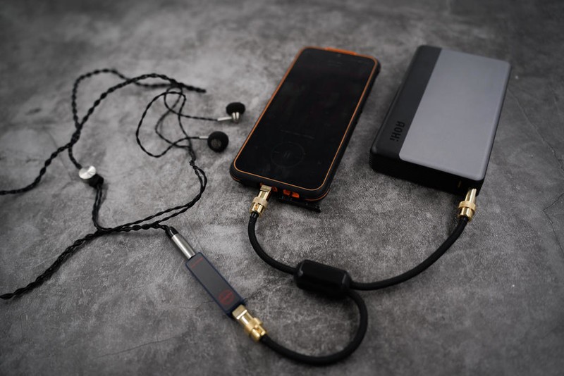 聊聊最近听过的很玄学的东西：Y型HiFi独立供电数据线