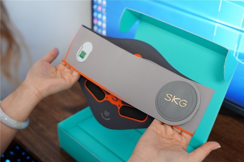 打工人的科技健康礼，SKG联合小米有品上新按摩腰带