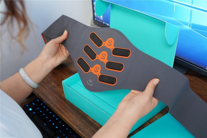 打工人的科技健康礼，SKG联合小米有品上新按摩腰带