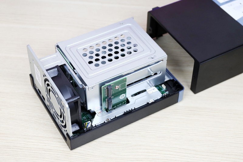 英特尔N5105、双M.2 SSD插槽，性能飙升，威联通TS-264C上手体验