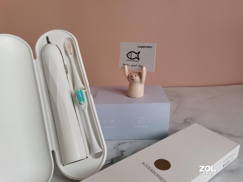 告别牙龈出血？第一支“不伤牙”扉乐电动牙刷评测体验