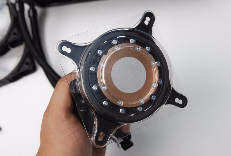 华硕TUF全家福来袭，B460M-PRO领衔众兄弟出战