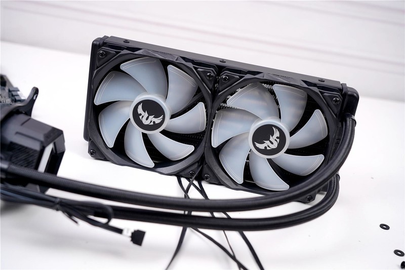 华硕TUF全家福来袭，B460M-PRO领衔众兄弟出战