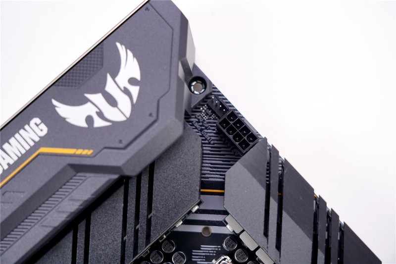 华硕TUF全家福来袭，B460M-PRO领衔众兄弟出战