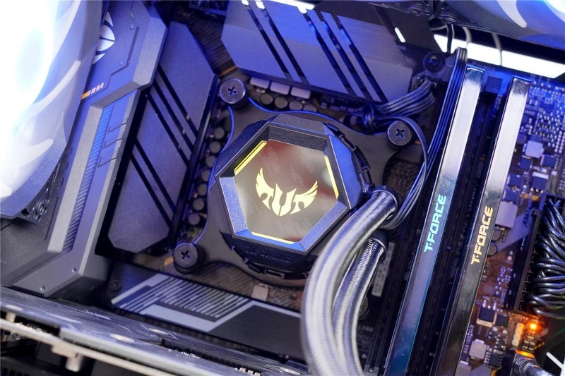 华硕TUF全家福来袭，B460M-PRO领衔众兄弟出战