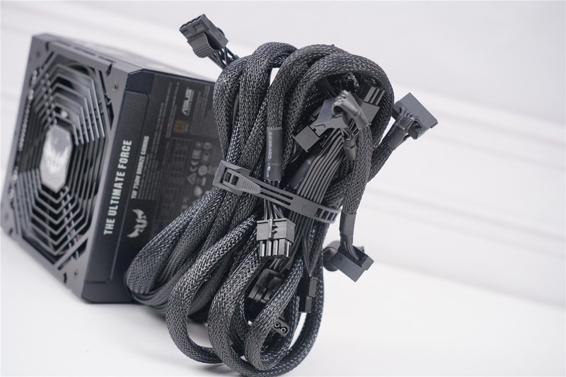 华硕TUF全家福来袭，B460M-PRO领衔众兄弟出战